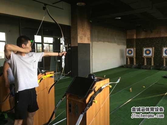 室內(nèi)移動(dòng)靶射箭